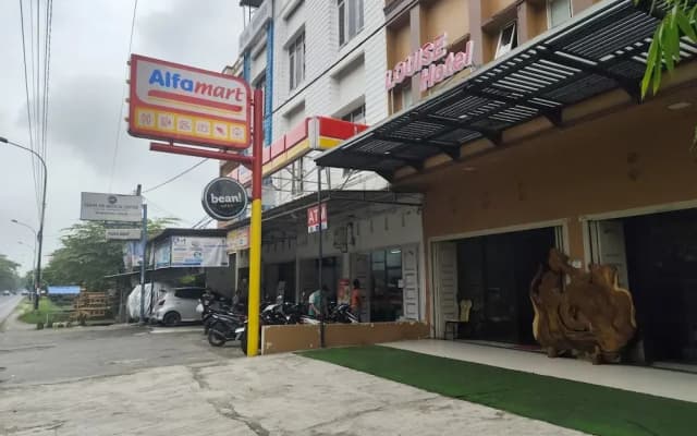 Louise Hotel
