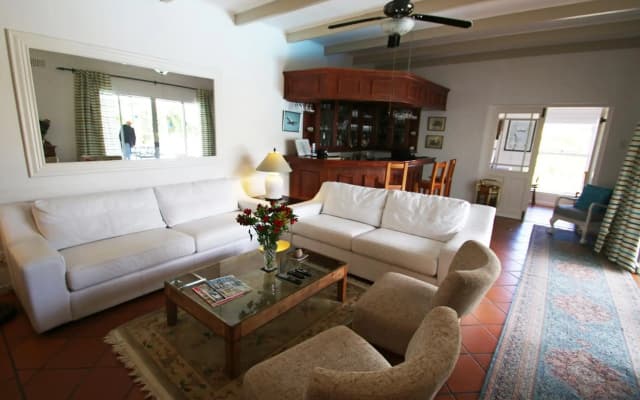 Paradiso Guesthouse & Self-catering Cottage