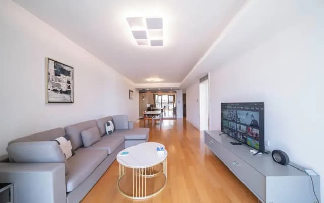 Tyms Comfortable 2BR 1BA Apt Xujiahui