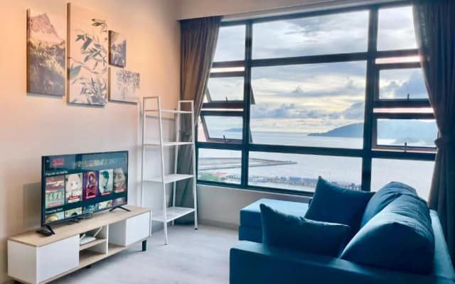 Sunset Seaview Vacation Condos @ Jesselton Quay