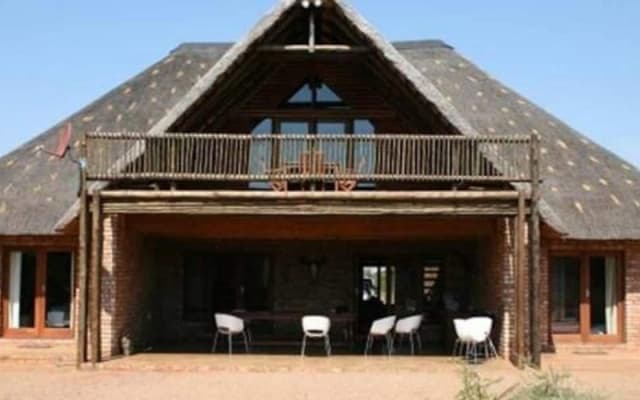 Makhato 84 Bush Lodge