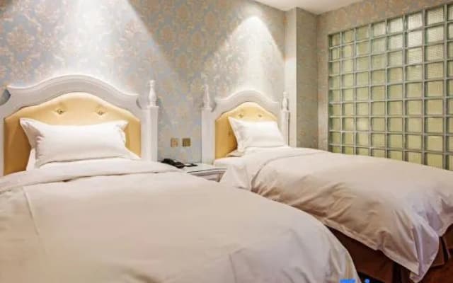 Xinwei Business Hotel