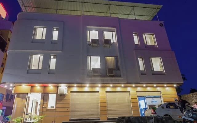 Hotel Anchal Villa By YB Hotels