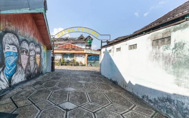 OYO 2527 Hotel Triana