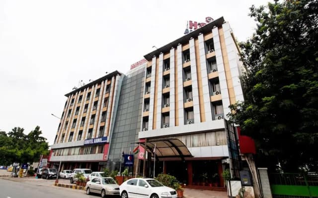 Capital O 49411 Hotel Anmol Continental