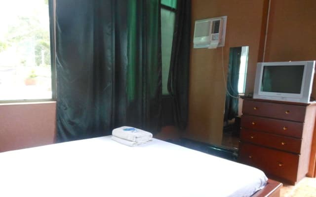 Reddoorz Plus @ Gracey Dive Resort Dumaguete