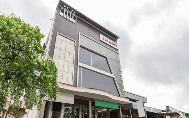 Home KC Arcade by OYO Rooms