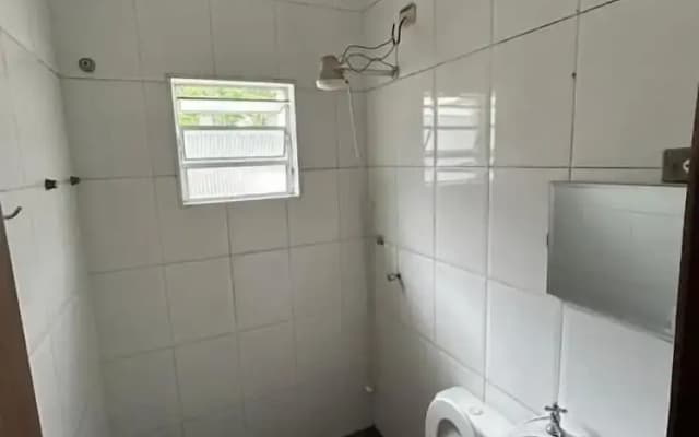 Chale com ar na praia da Enseada