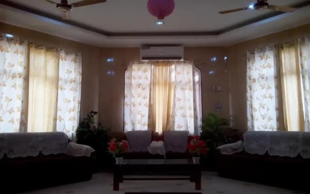 Hotel Pratap Palace