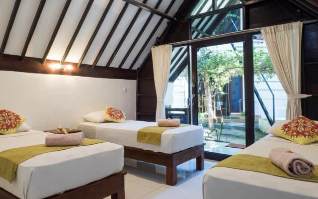 Gili Turtle Beach Resort