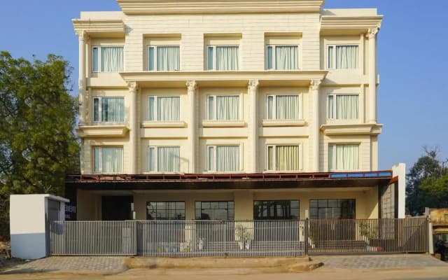 Hotel Four Element