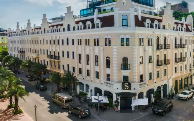 The Secret HaLong Hotel