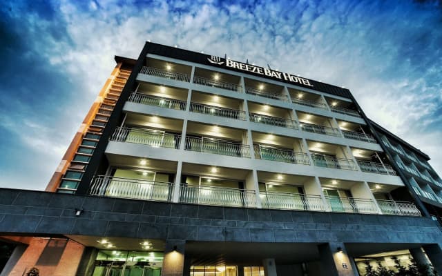 Breeze Bay Hotel