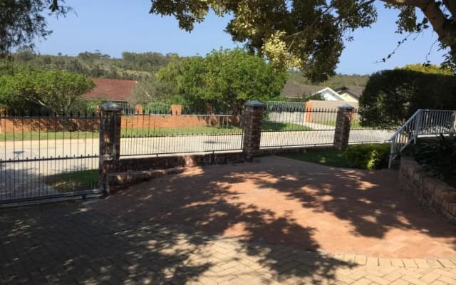 Glenelg Road Guesthouse