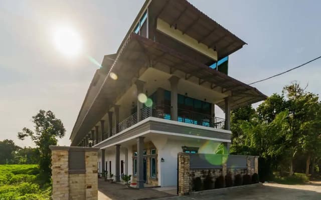 RedDoorz Plus near Kualanamu International Airport 2