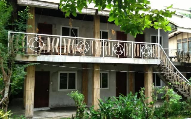 Algen's Dive Resort