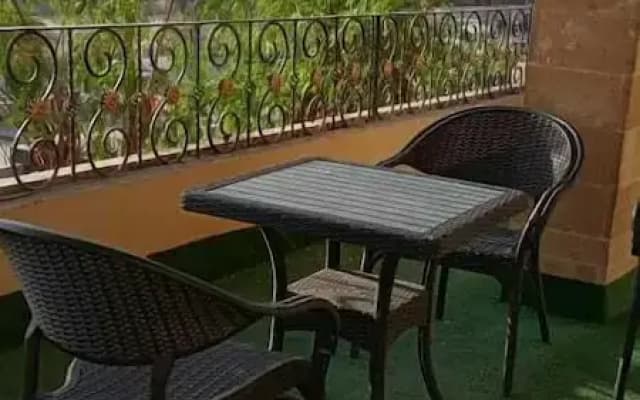 The King Narmar Hotel