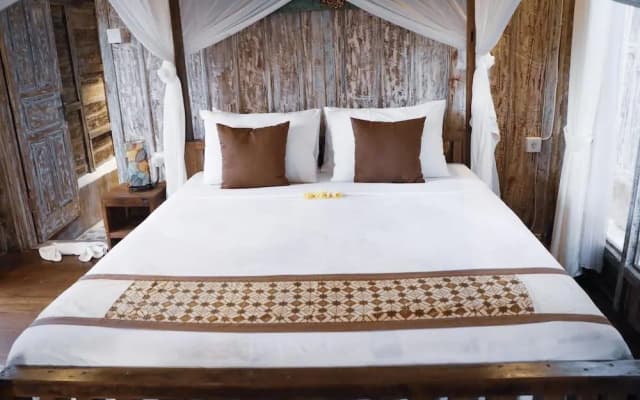 Royal Jj Ubud Resort and Spa Deluxe Room Pool View