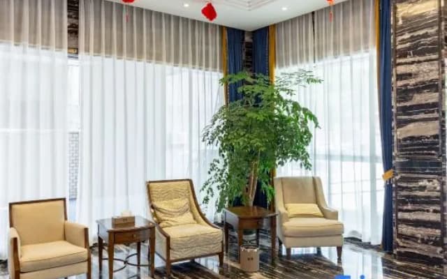 Maison Realm Hotel