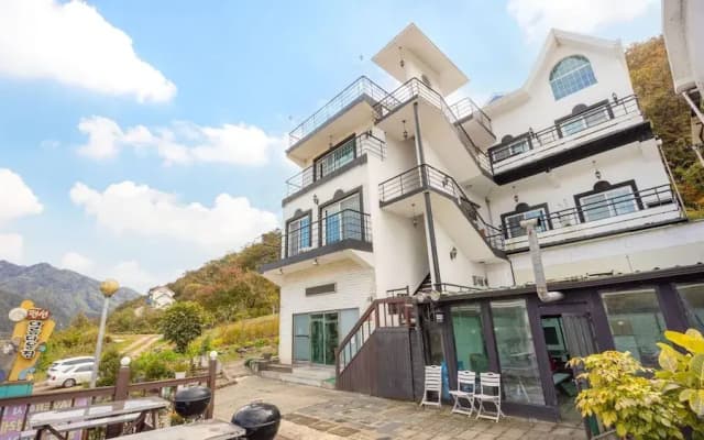 Gangchon Beautiful pet House Pension
