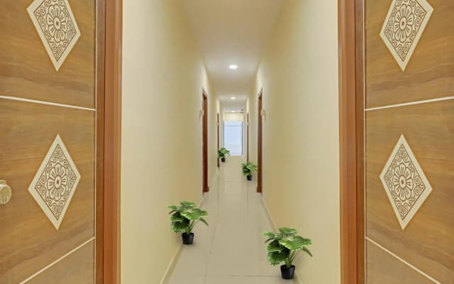 OYO 70302 Aayush Stay Inn