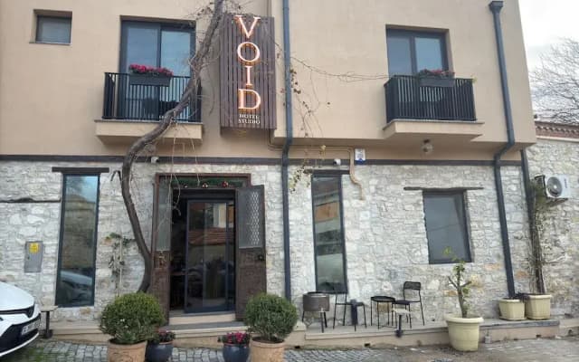 Void Urla