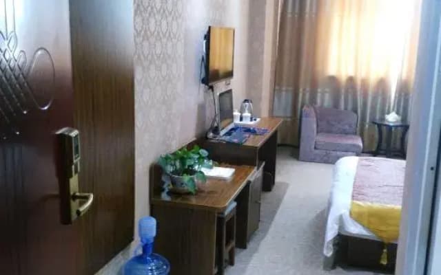 Shenqiu Golden Apple Hot Spring Hotel
