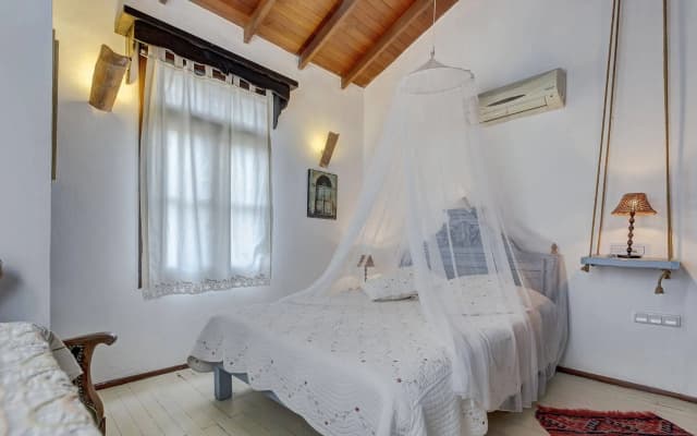 Sardunaki Konak Hotel