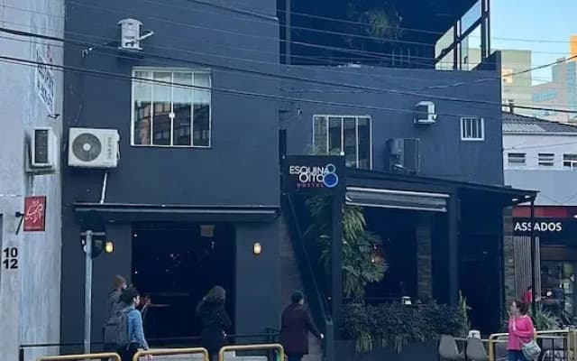 Esquina 8 Suites Confort & Hostel