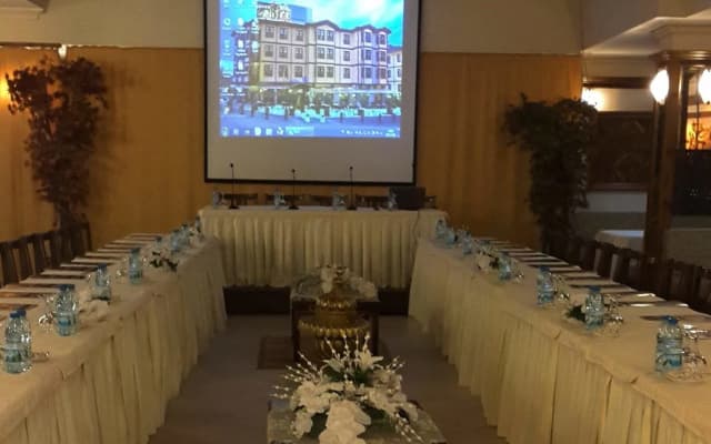 Zalifre Hotel