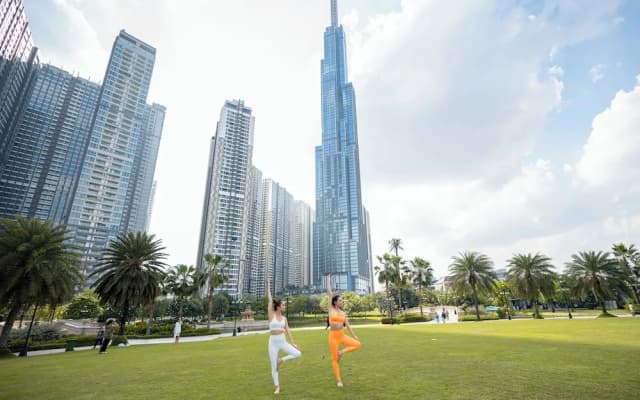 Luxury Royal Landmark 81 & Vinhomes