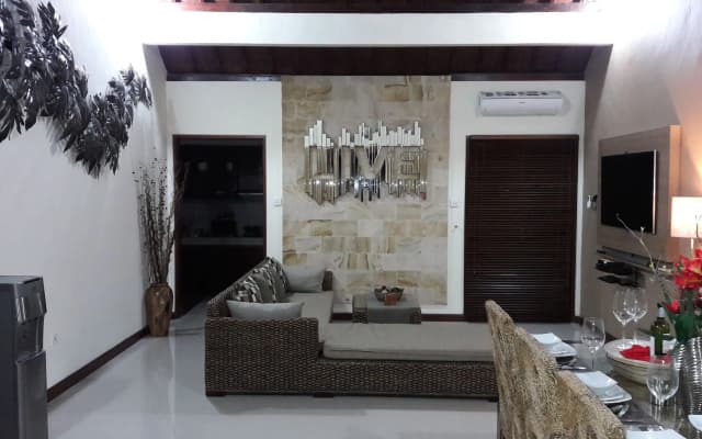 Exquisito Villa 2