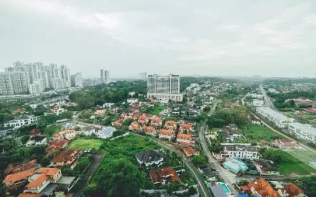 Paragon Residence Sleek Stay 2BR 4pax
