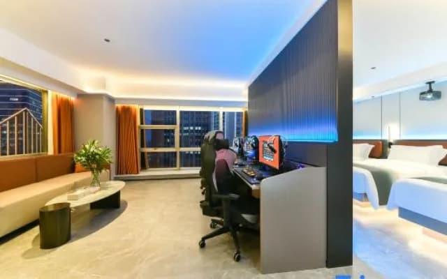 Ye Yuchen E-sports Movie Hotel (Xinbai Plaza MixC Store)