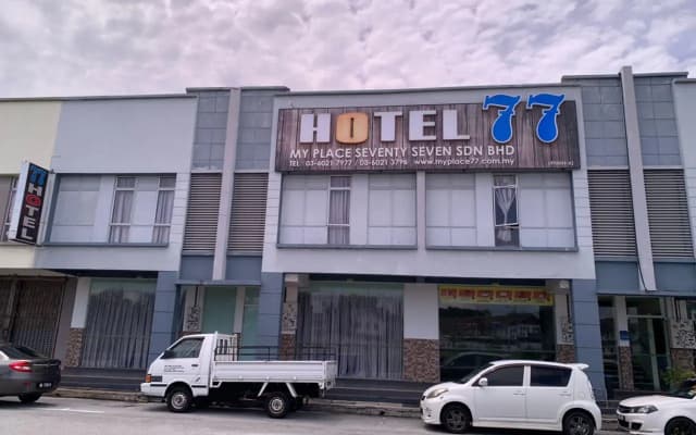 Hotel 77
