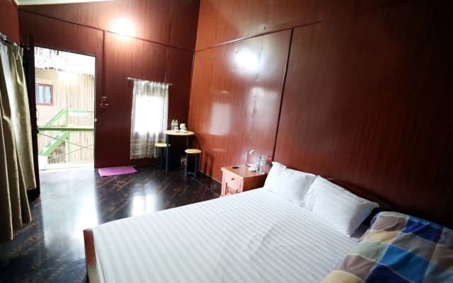 Green Hill Hostel & Homestay