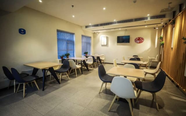 Hanting Hotel Shenyang Wanlian Metro Station