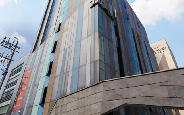 Tria Hotel