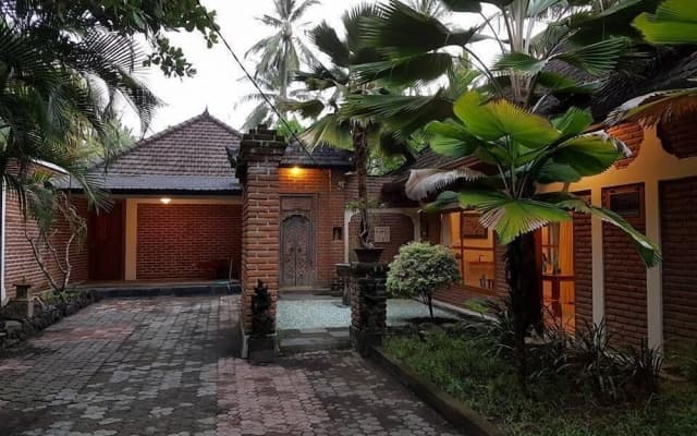 The Ning Beach & Villa