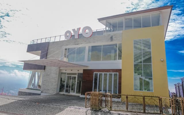 Hotel O Batu near Jatim Park formerly Villa Bukit Panderman Residence