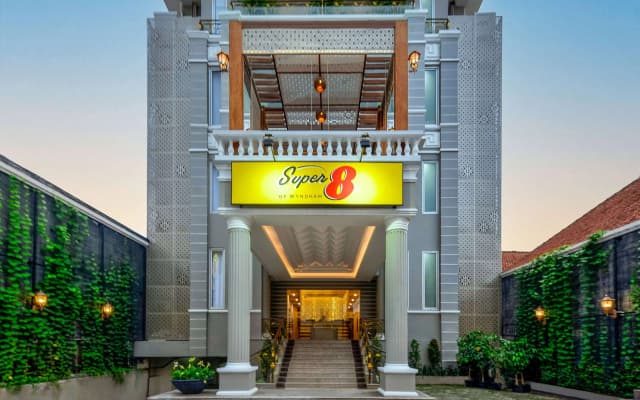 Super 8 By Wyndham Solo Indonesia