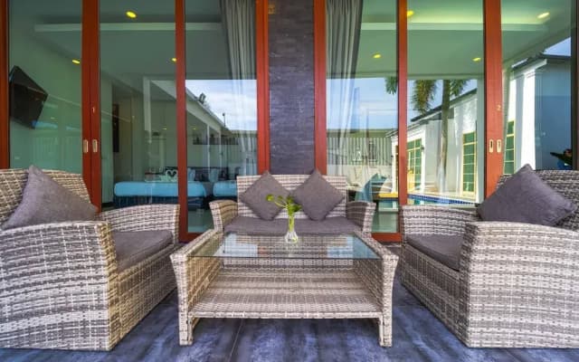 Beautiful 4-Bedroom Pool Villa BL9