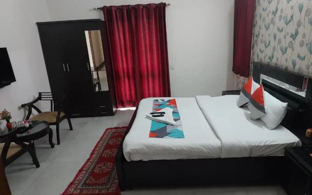 Hotel Ashray Noida