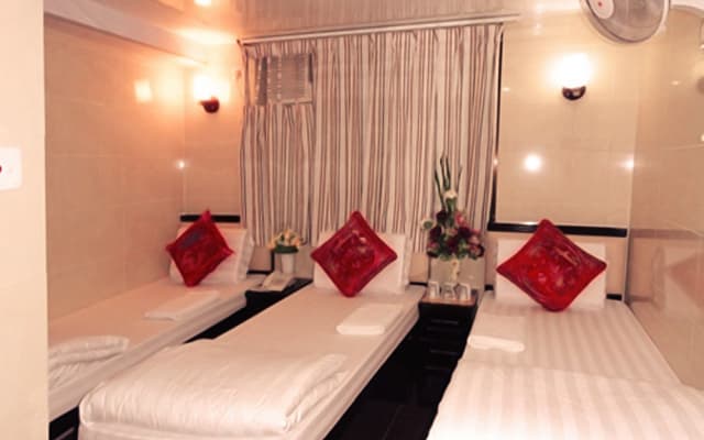 Oriental Pearl Kowloon Budget Hostel