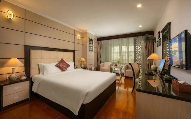 Golden Cyclo Premier Hotel Powered by Fave
