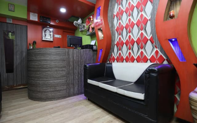 OYO 15114 Ivy Hotel