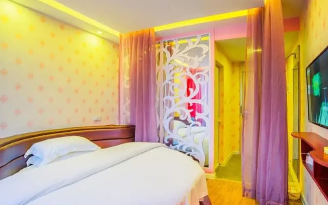 Shell Jindezhen Xianghu Ceramic University Hotel