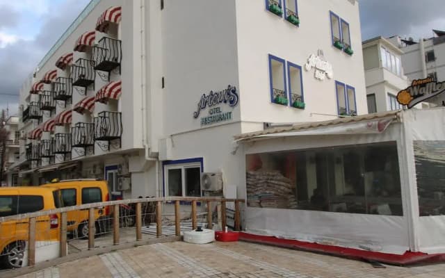 Artemis Hotel
