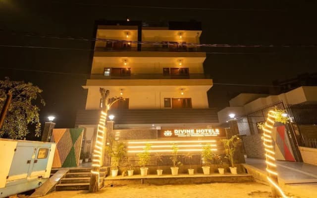 Divine Hotels & Banquets