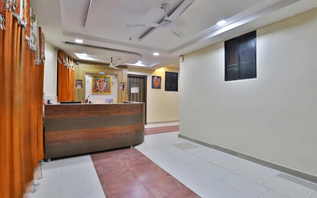OYO Spot on  8592 Hotel Paras Palace